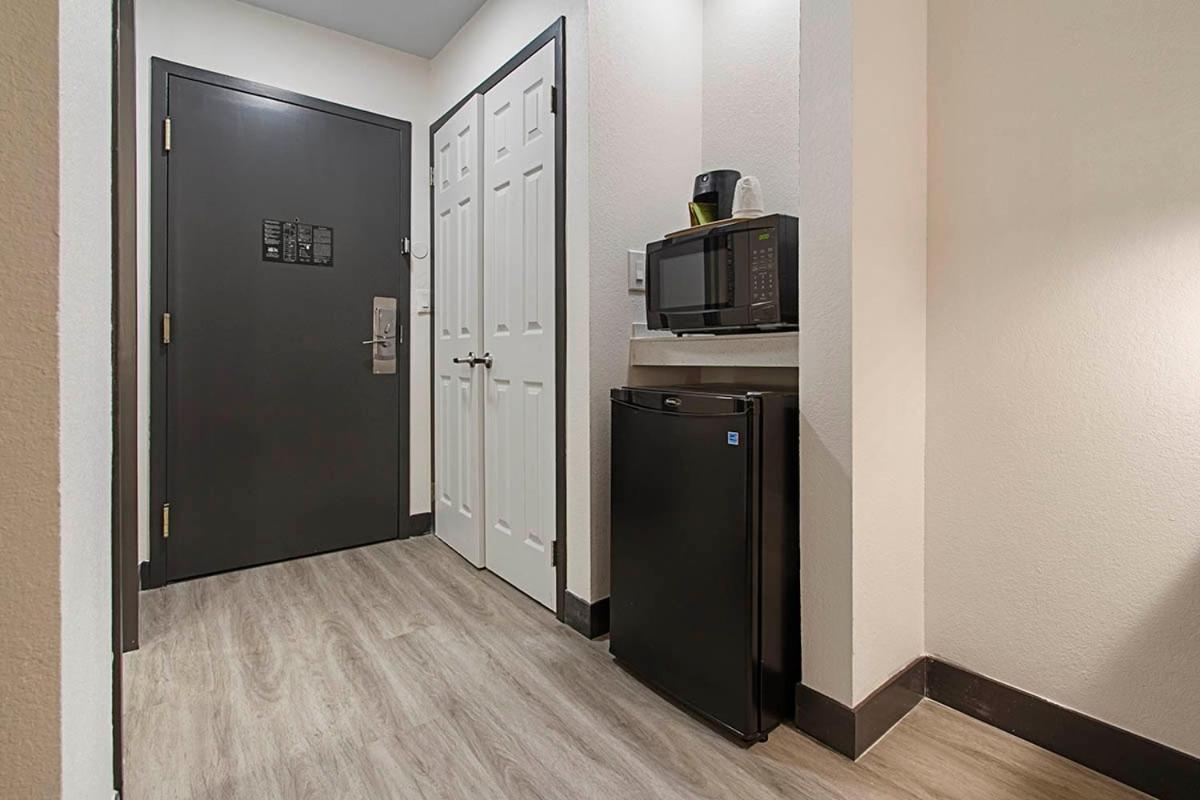 Отель Wingate By Wyndham Macon I-75 Экстерьер фото