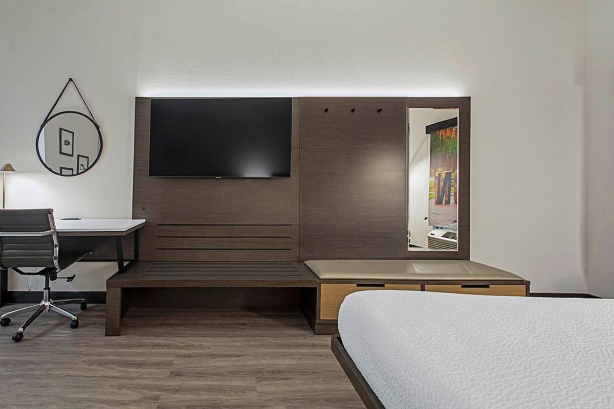 Отель Wingate By Wyndham Macon I-75 Экстерьер фото